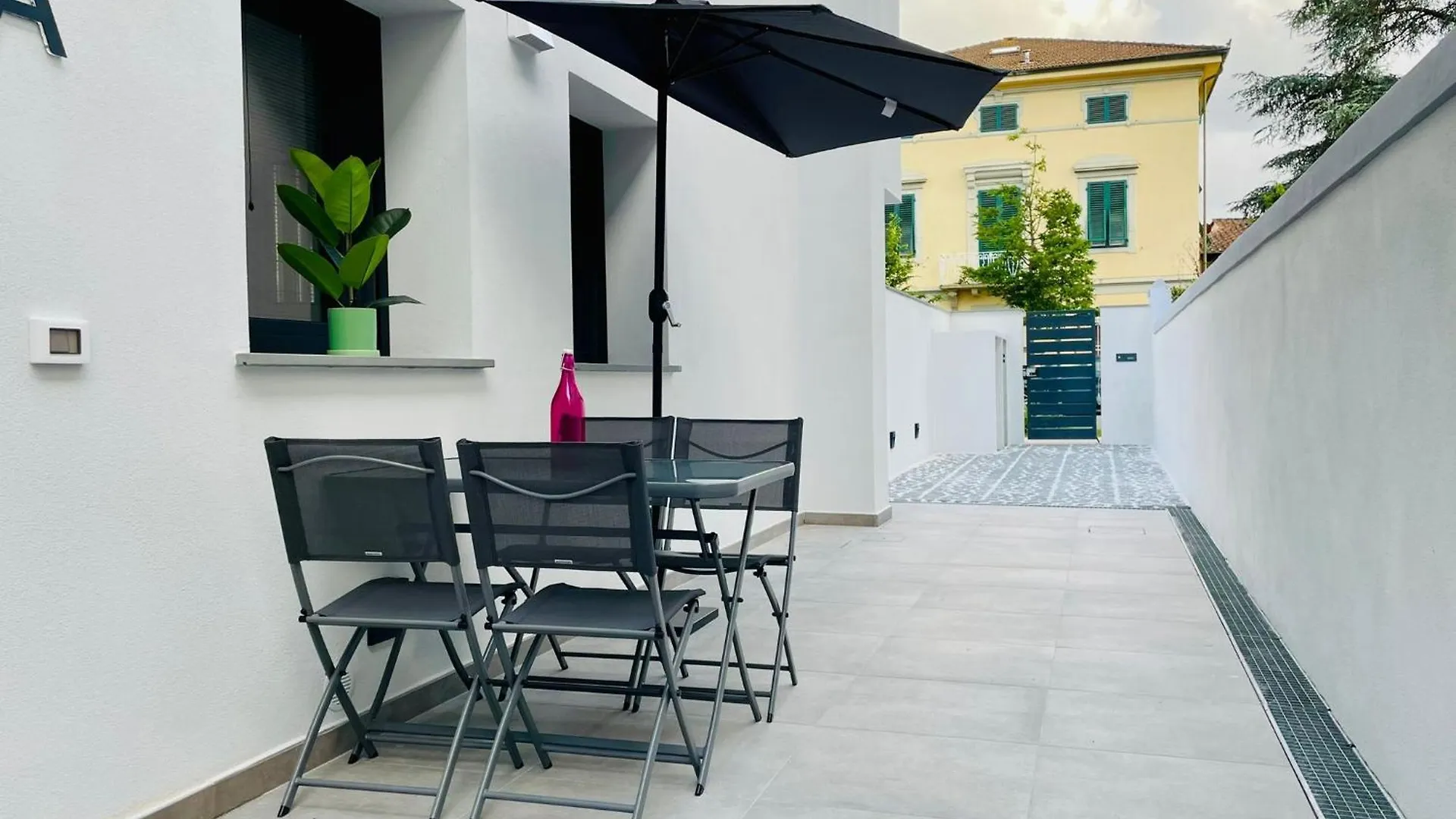 Elisa Apartments A - In Front Of The Walls Of Lucca Italy