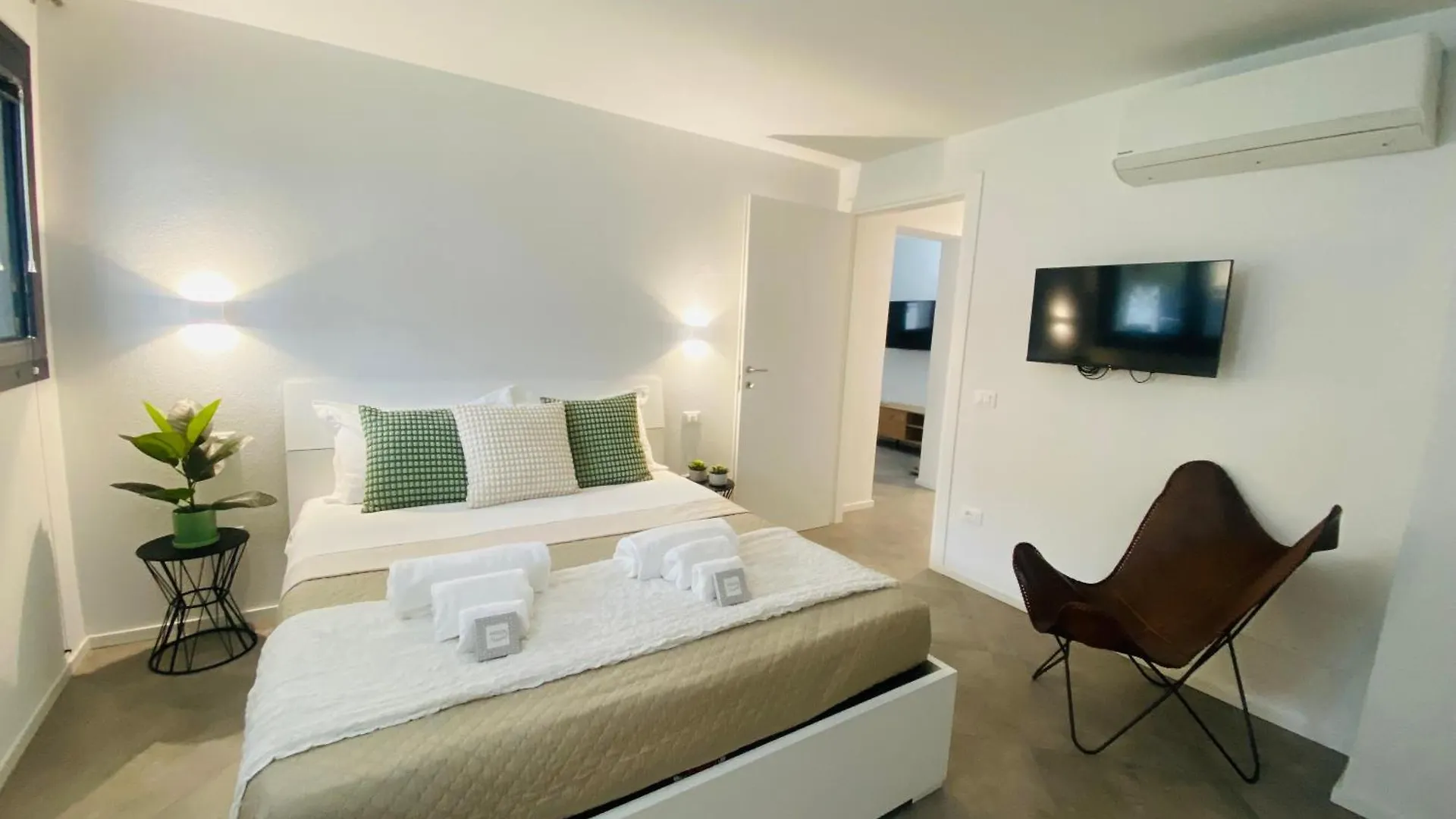 Elisa Apartments A - In Front Of The Walls Of Lucca Italy